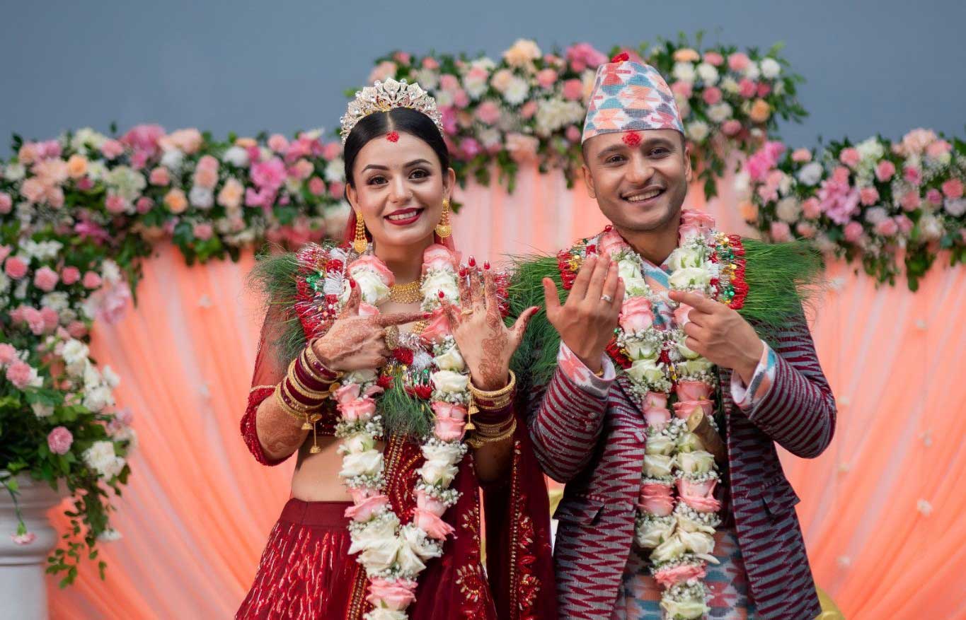 विवाह बन्धनमा बाधिय अभिनेत्री नीता र ज्याेतिष हरिहर  ।