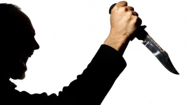 बाबुले गरे छोरीमाथि चक्कु प्रहार